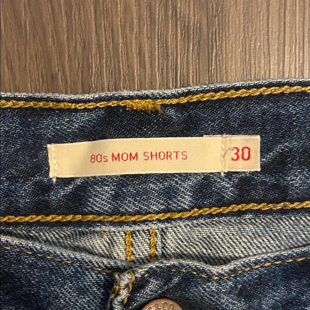 Levi’s 80s Mom Shorts (30) - Picture 4 of 4